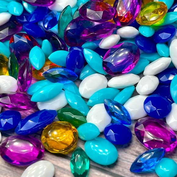 500+ Faceted Gems DIY Crafting Resin Mosaics Vase Fillers Jewelry Aquariums Lot - Picture 1 of 10